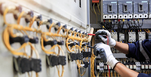 Professional Electrician technician working in De Leon, TX